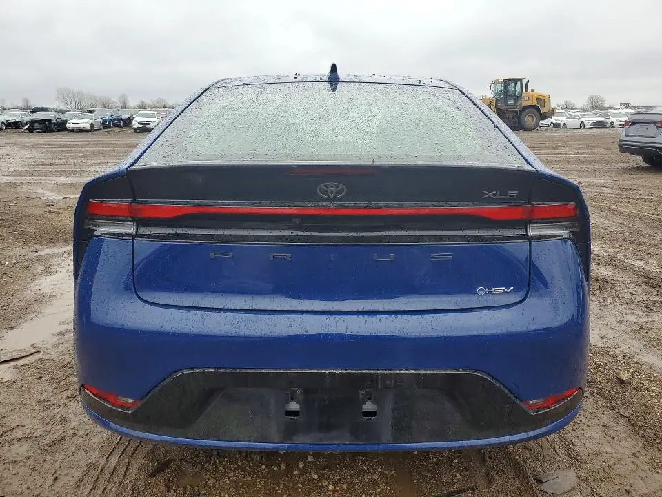 2024 TOYOTA PRIUS XLE  