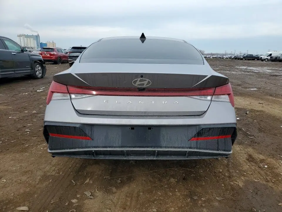 2025 HYUNDAI ELANTRA SEL  