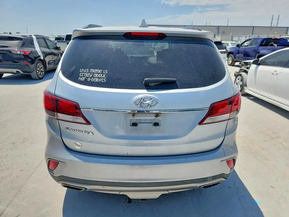 2018 HYUNDAI SANTA FE SE  
