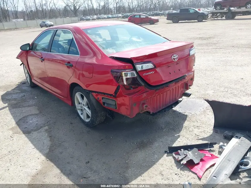 2012 TOYOTA CAMRY SE