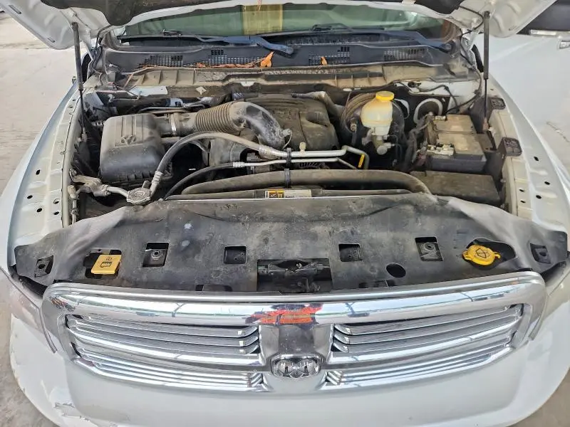 2016 RAM 1500 SLT  