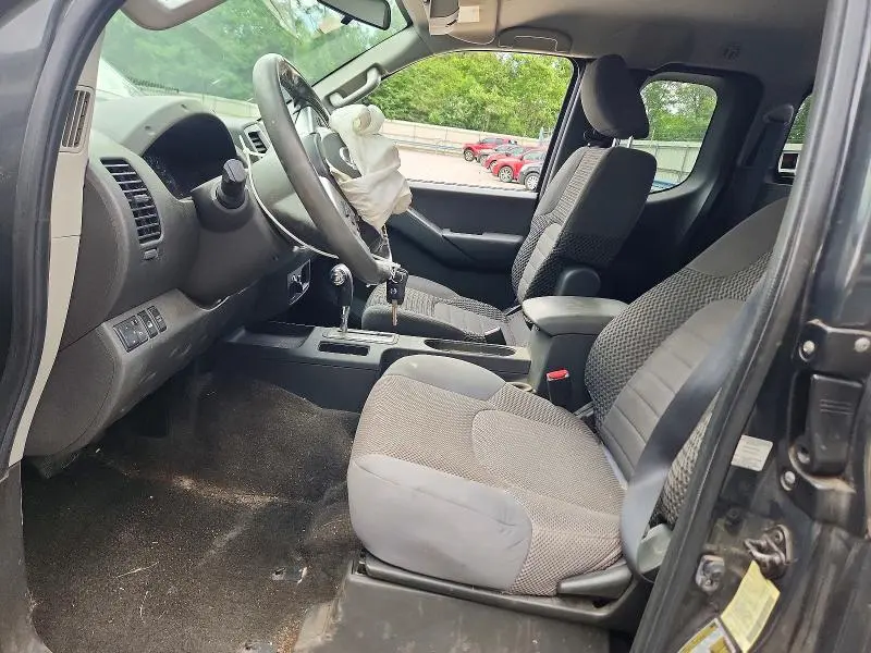 2013 NISSAN FRONTIER SV V6  