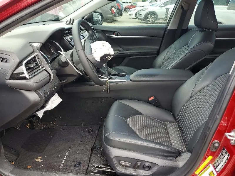 2018 TOYOTA CAMRY SE  