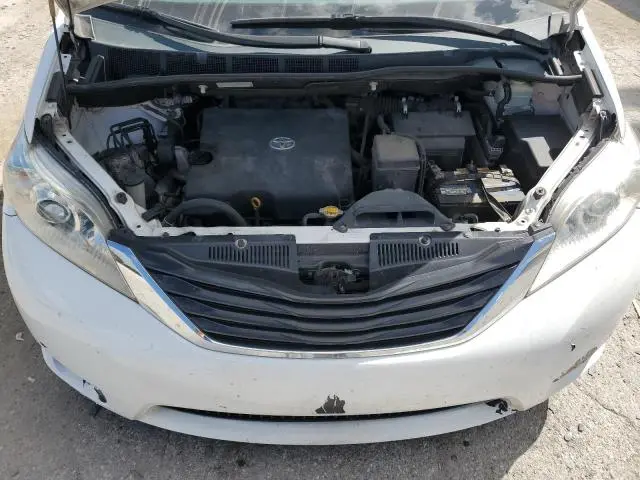 2011 TOYOTA SIENNA LE  