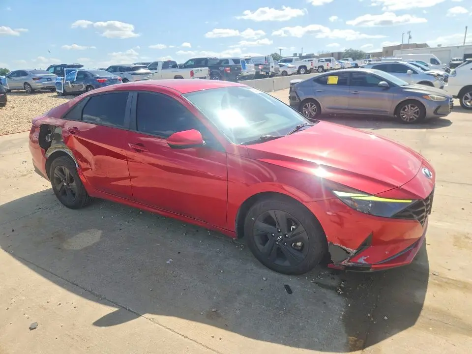 2021 HYUNDAI ELANTRA SEL  