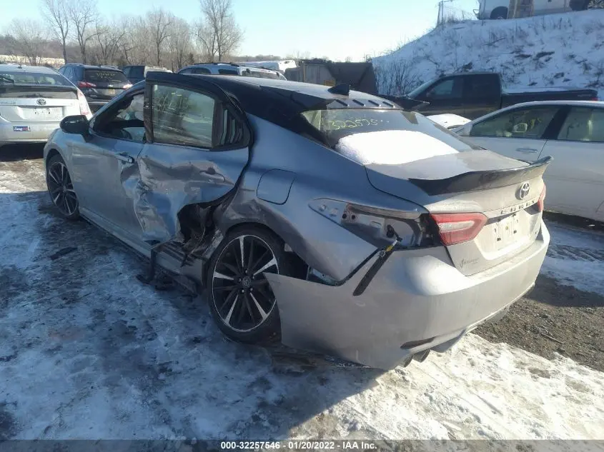 2019 TOYOTA CAMRY XSE