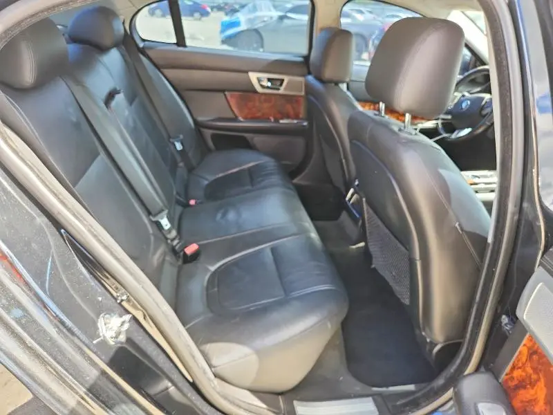 2015 JAGUAR XF   
