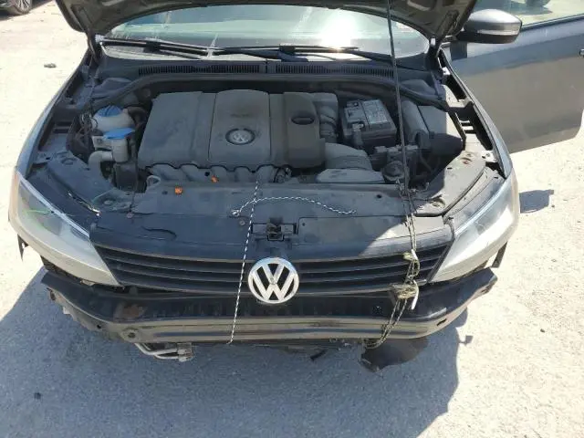 2011 VOLKSWAGEN JETTA SE  