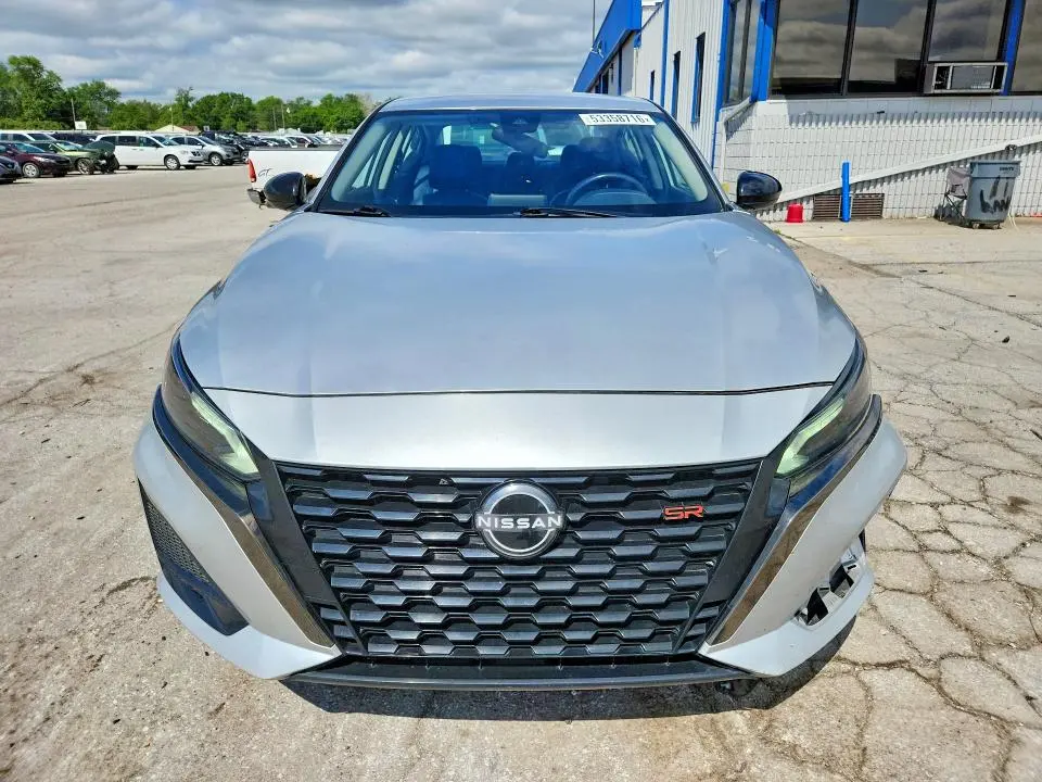 2024 NISSAN ALTIMA SR  