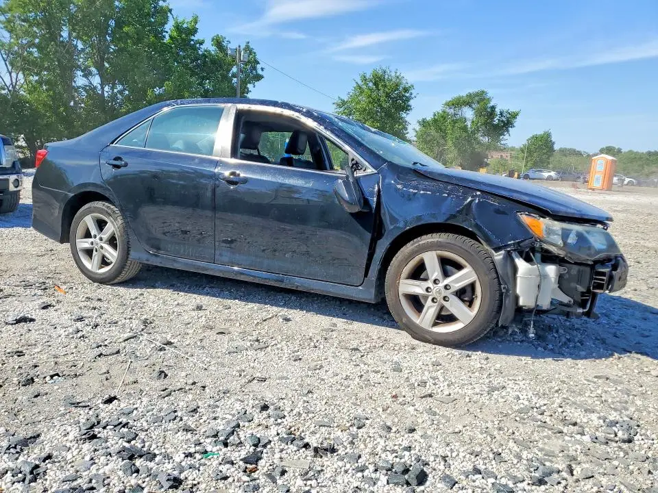 2014 TOYOTA CAMRY SE  