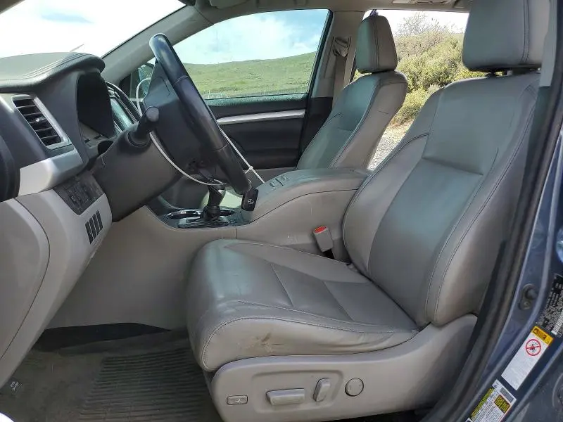 2017 TOYOTA HIGHLANDER XLE  