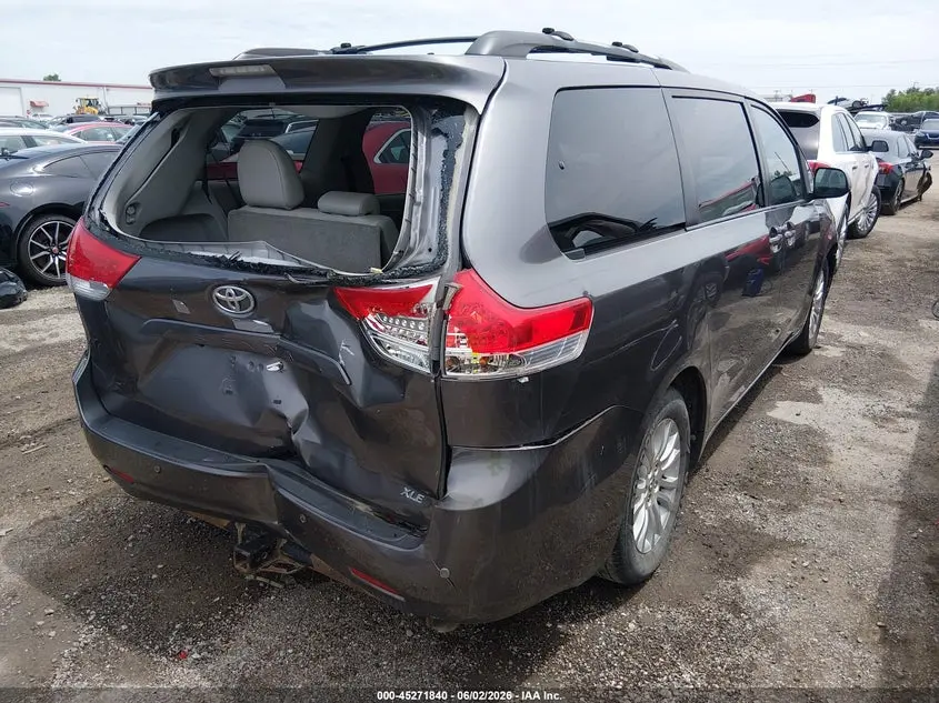 2012 TOYOTA SIENNA XLE V6 8 PASSENGER
