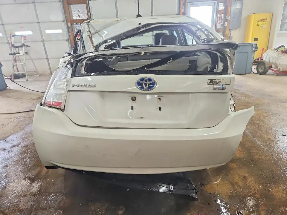 2011 TOYOTA PRIUS THREE  