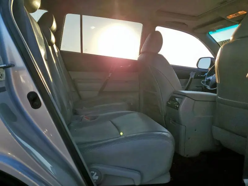 2011 TOYOTA HIGHLANDER LIMITED  