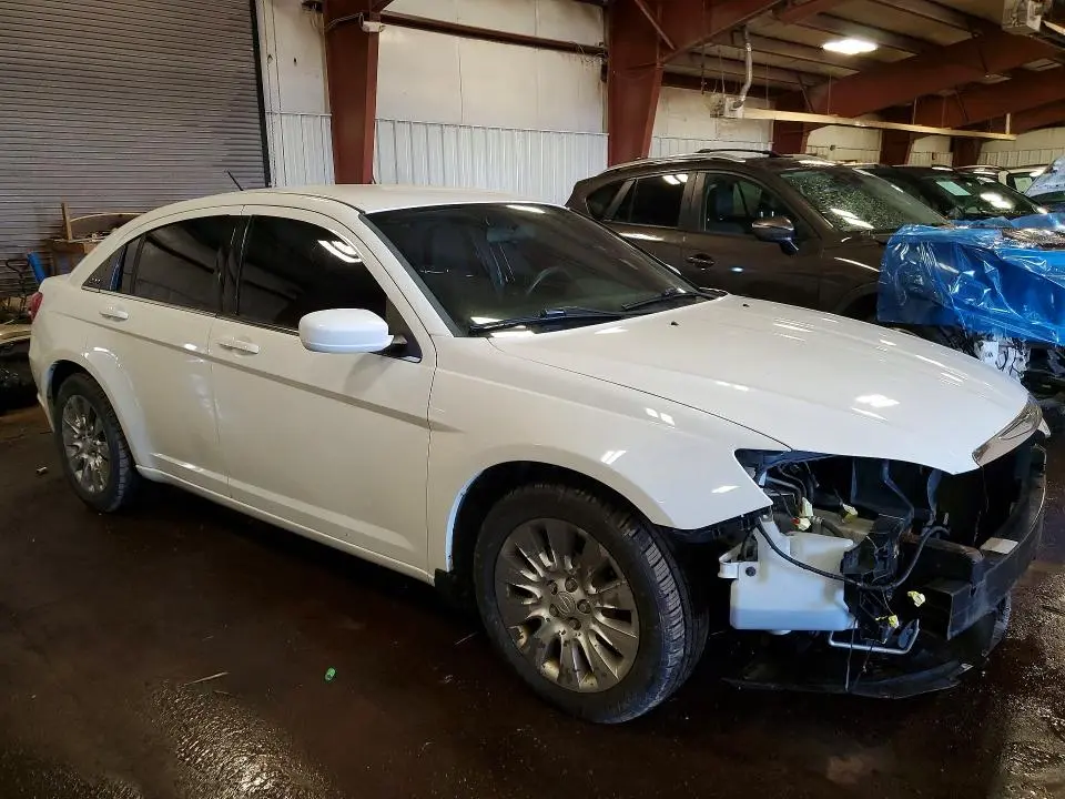 2013 CHRYSLER 200 LX  