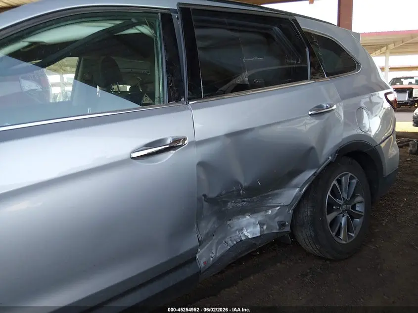 2018 HYUNDAI SANTA FE SE