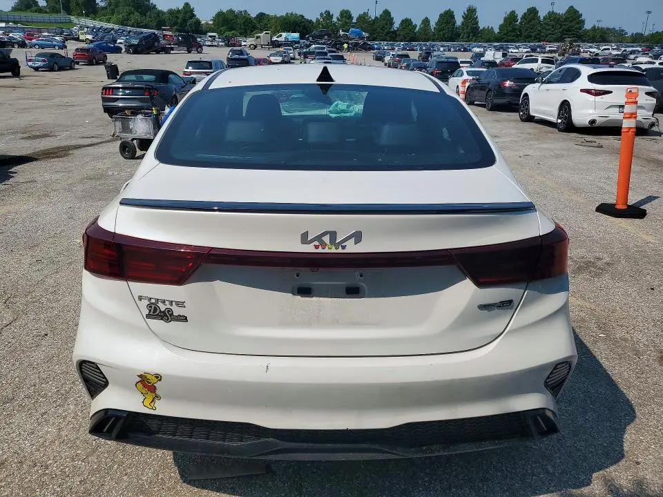 2023 KIA FORTE GT LINE  