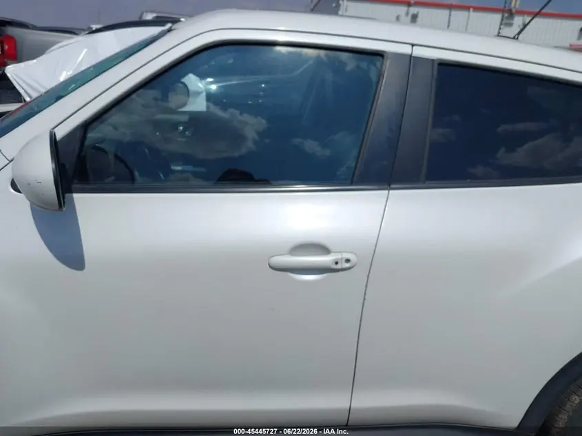 2013 NISSAN JUKE SL