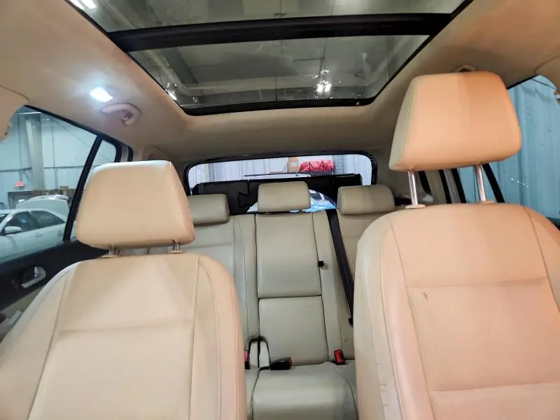 2011 VOLKSWAGEN TIGUAN S  