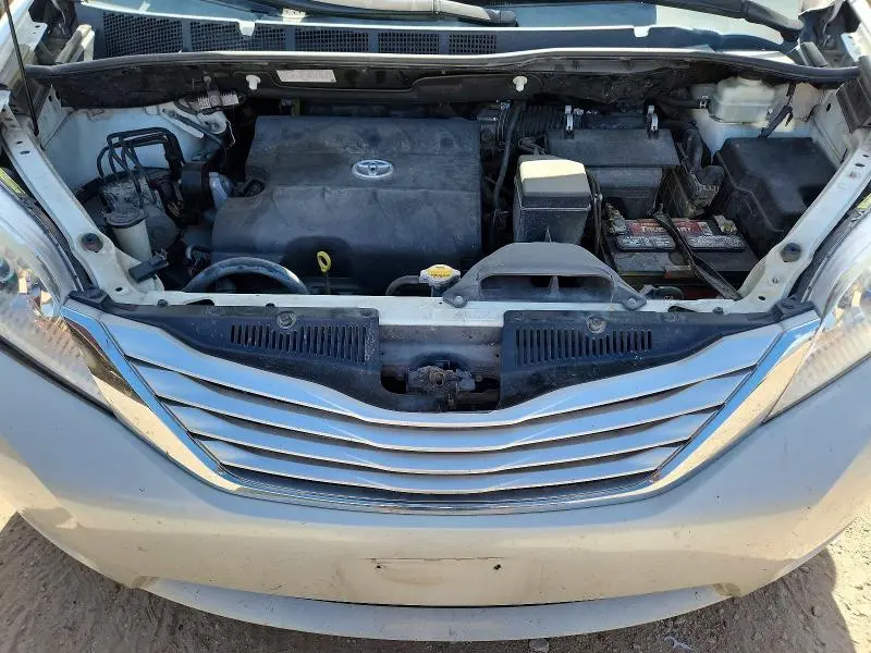 2013 TOYOTA SIENNA LIMITED 7-PASSENGER  