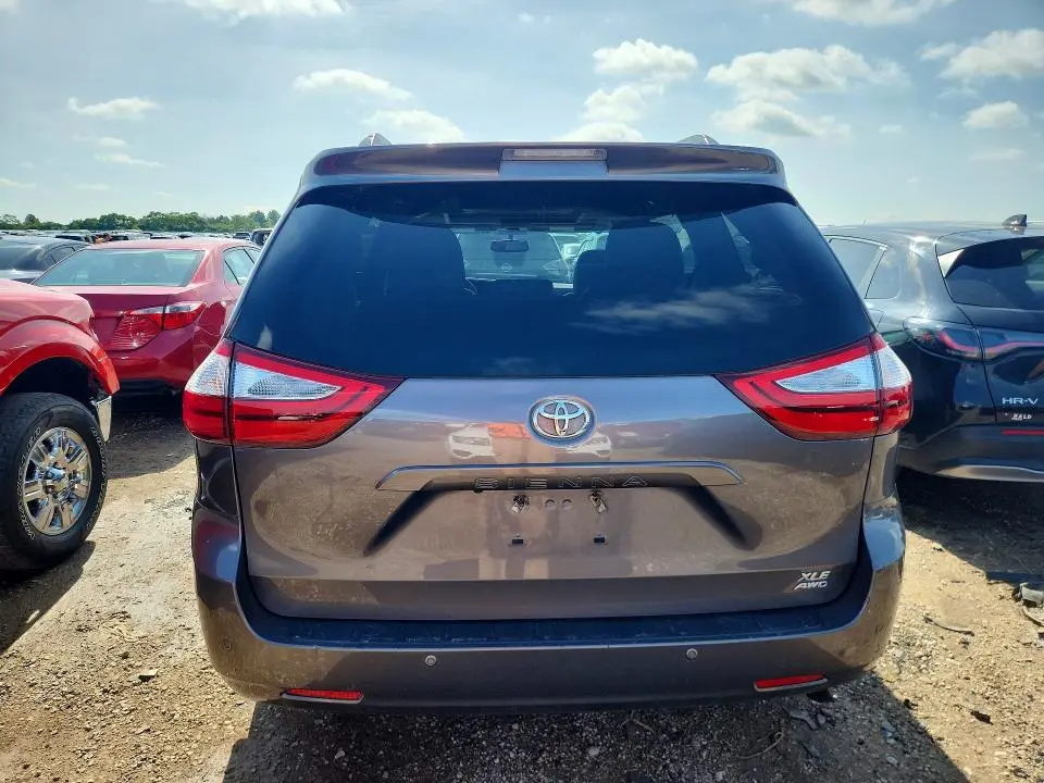 2015 TOYOTA SIENNA   