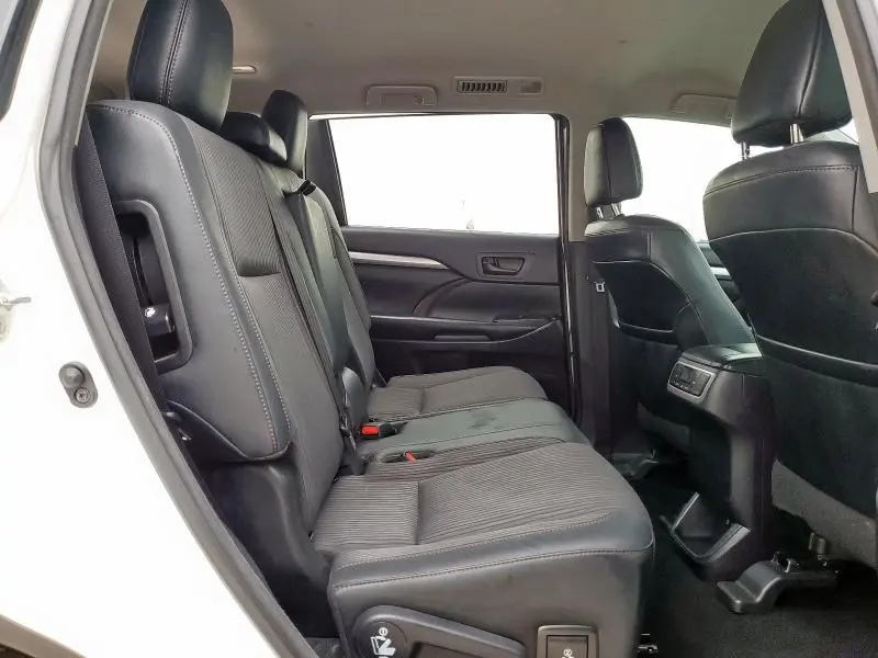2018 TOYOTA HIGHLANDER LE  