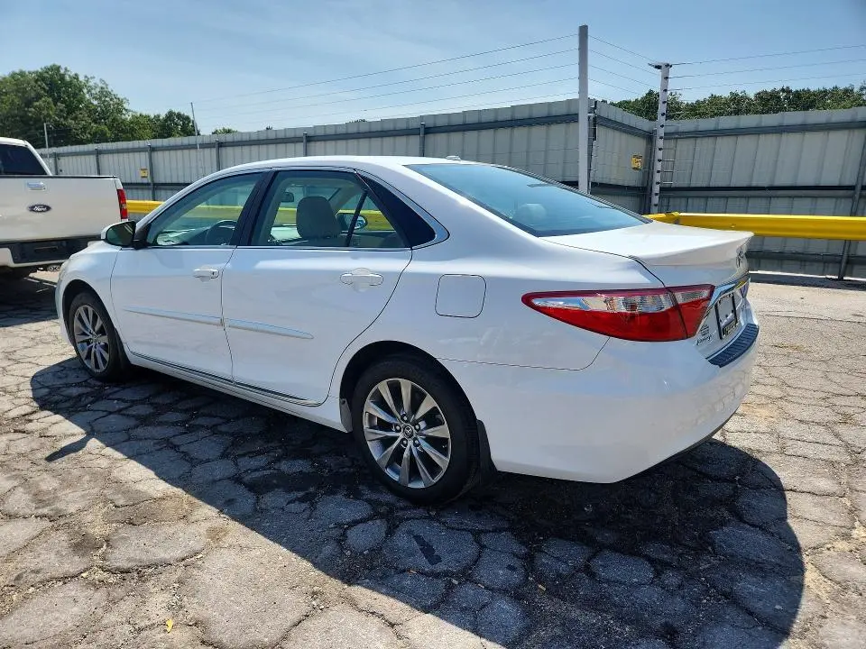 2017 TOYOTA CAMRY XLE  