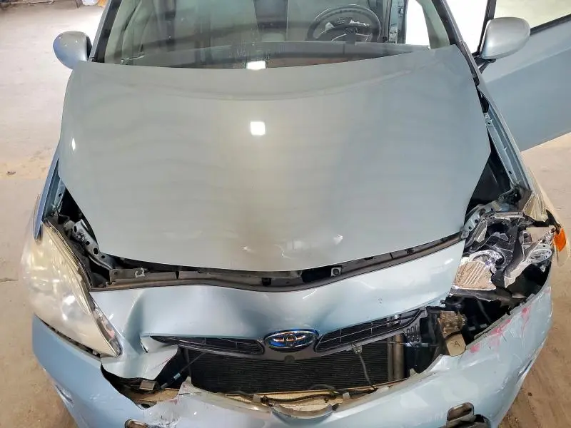 2013 TOYOTA PRIUS TWO  