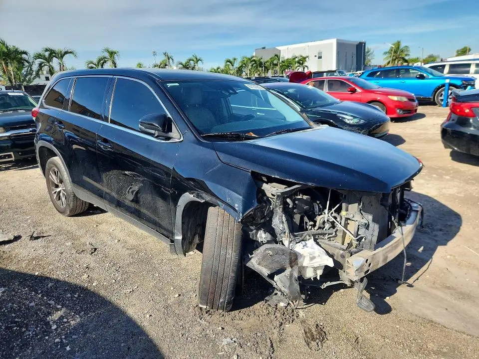 2019 TOYOTA HIGHLANDER LE PLUS  