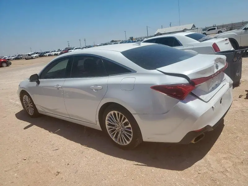 2019 TOYOTA AVALON XLE  