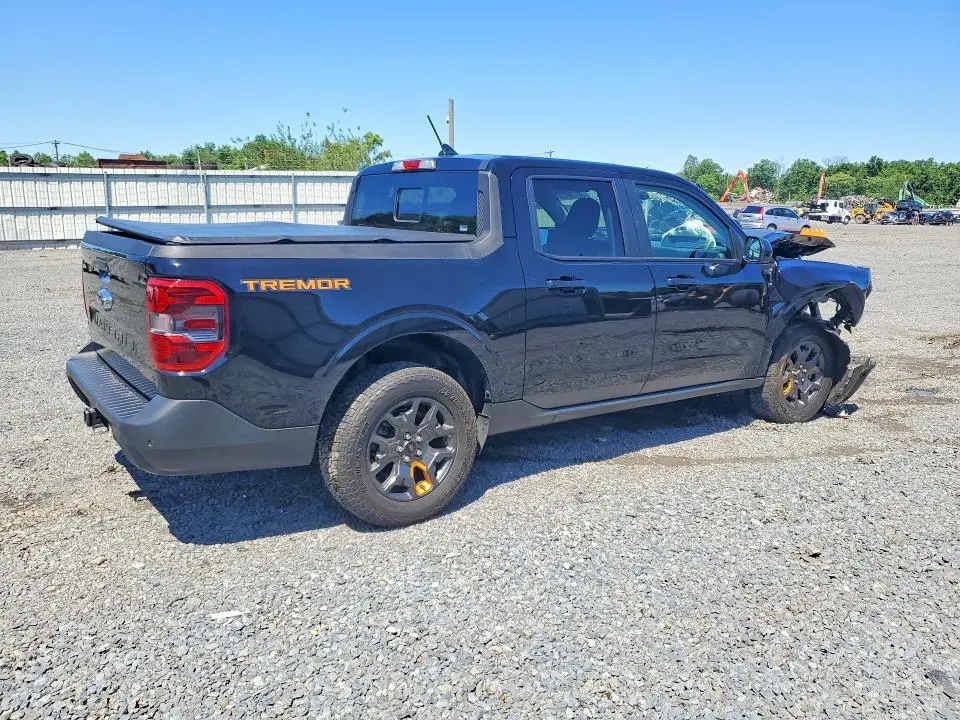 2024 FORD MAVERICK LARIAT TREMOR  