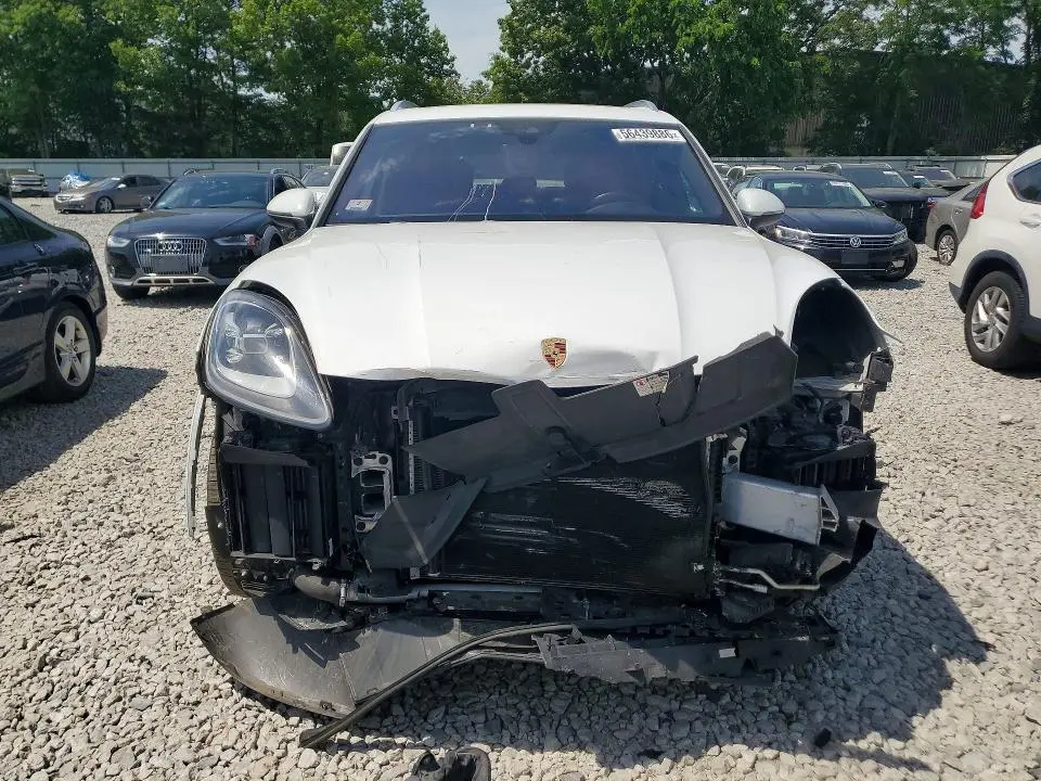 2019 PORSCHE CAYENNE   
