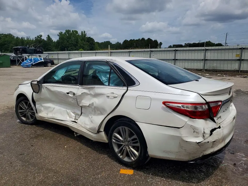 2016 TOYOTA CAMRY SE  
