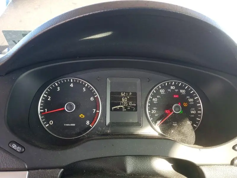 2013 VOLKSWAGEN JETTA SE  