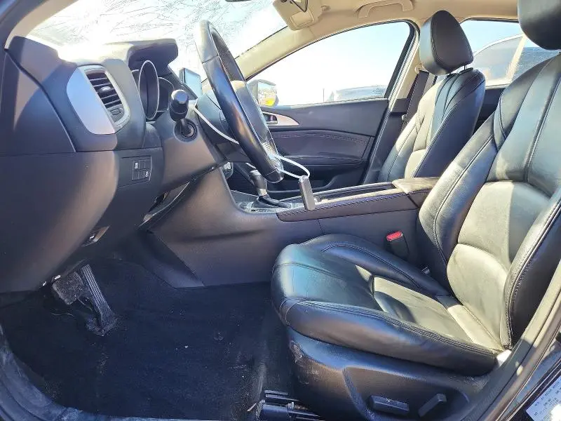 2017 MAZDA 3 TOURING  