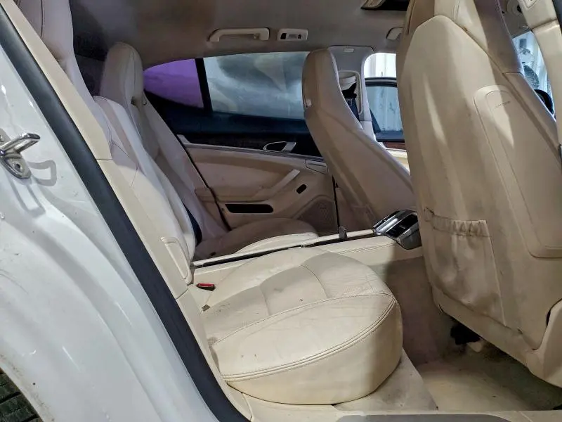 2011 PORSCHE PANAMERA 2  