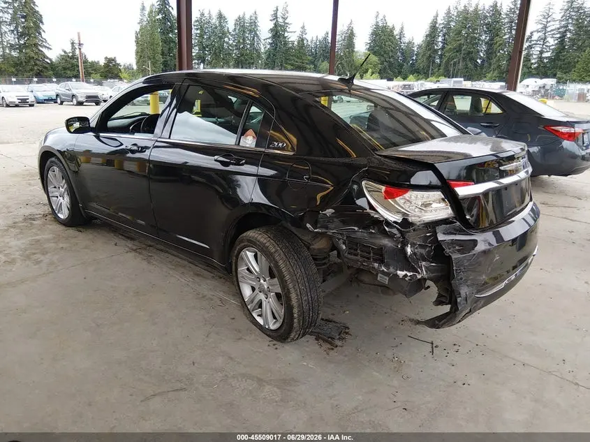 2013 CHRYSLER 200 LX