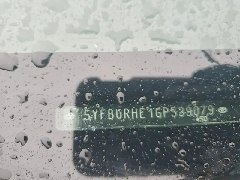 2016 TOYOTA COROLLA LE PLUS  