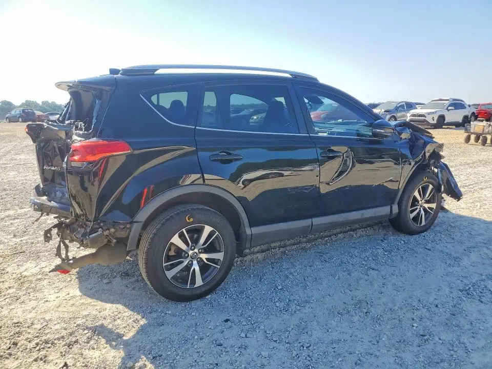2017 TOYOTA RAV4 XLE  