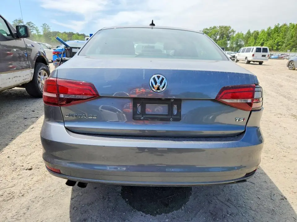 2017 VOLKSWAGEN JETTA SE  