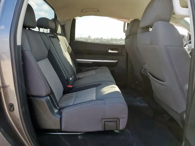 2017 TOYOTA TUNDRA CREWMAX SR5  