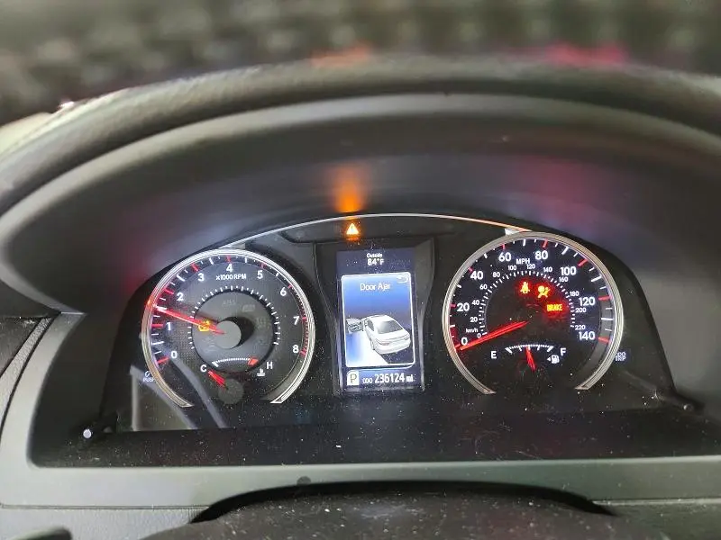 2015 TOYOTA CAMRY SE  