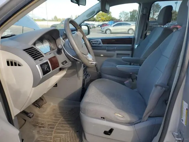 2010 CHRYSLER TOWN & COUNTRY TOURING  