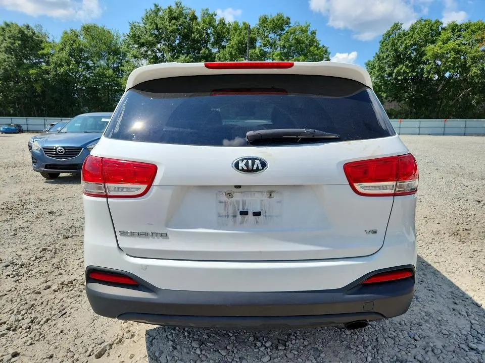 2016 KIA SORENTO LX V6  