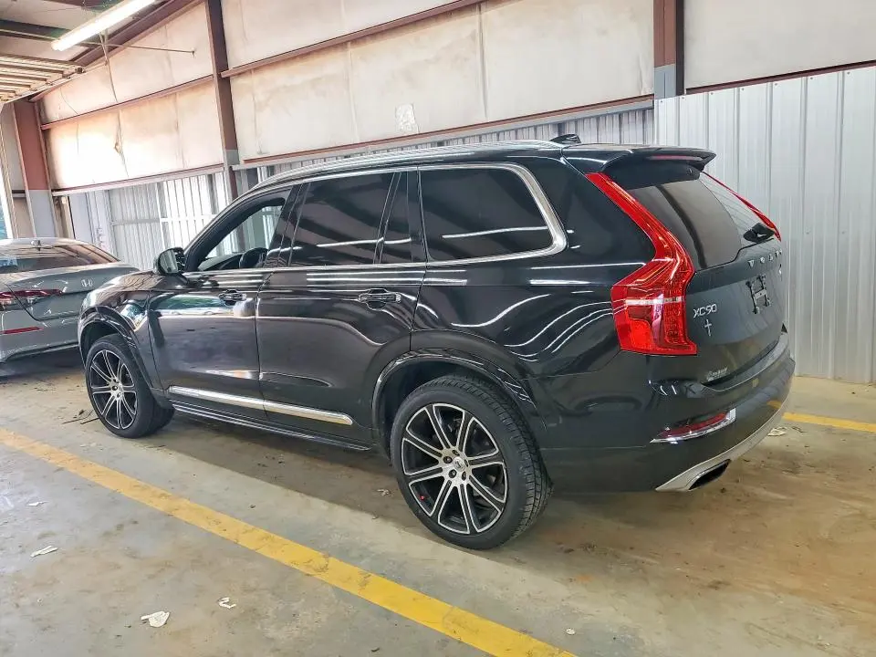 2017 VOLVO XC90 T6  