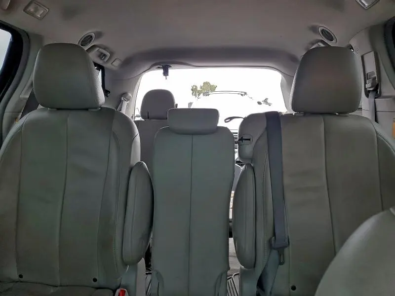 2014 TOYOTA SIENNA XLE  