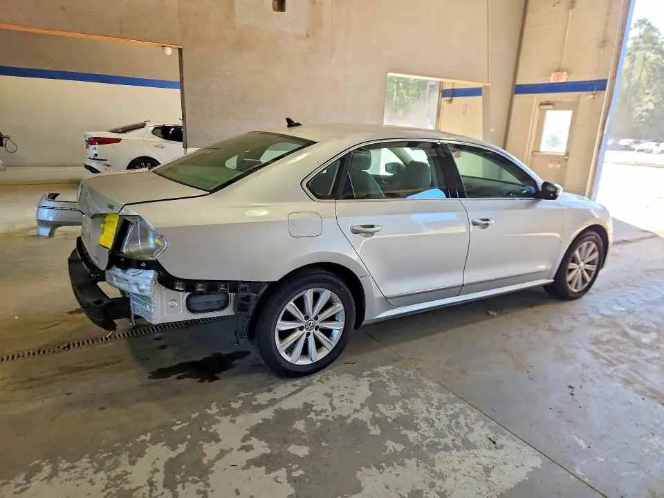 2013 VOLKSWAGEN PASSAT SEL  