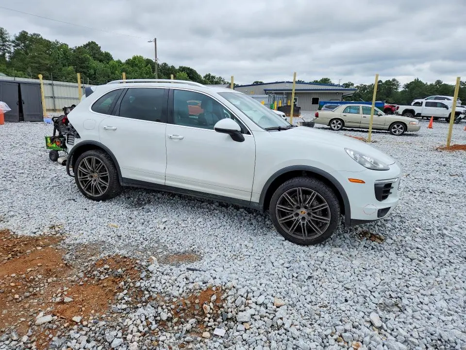2016 PORSCHE CAYENNE   