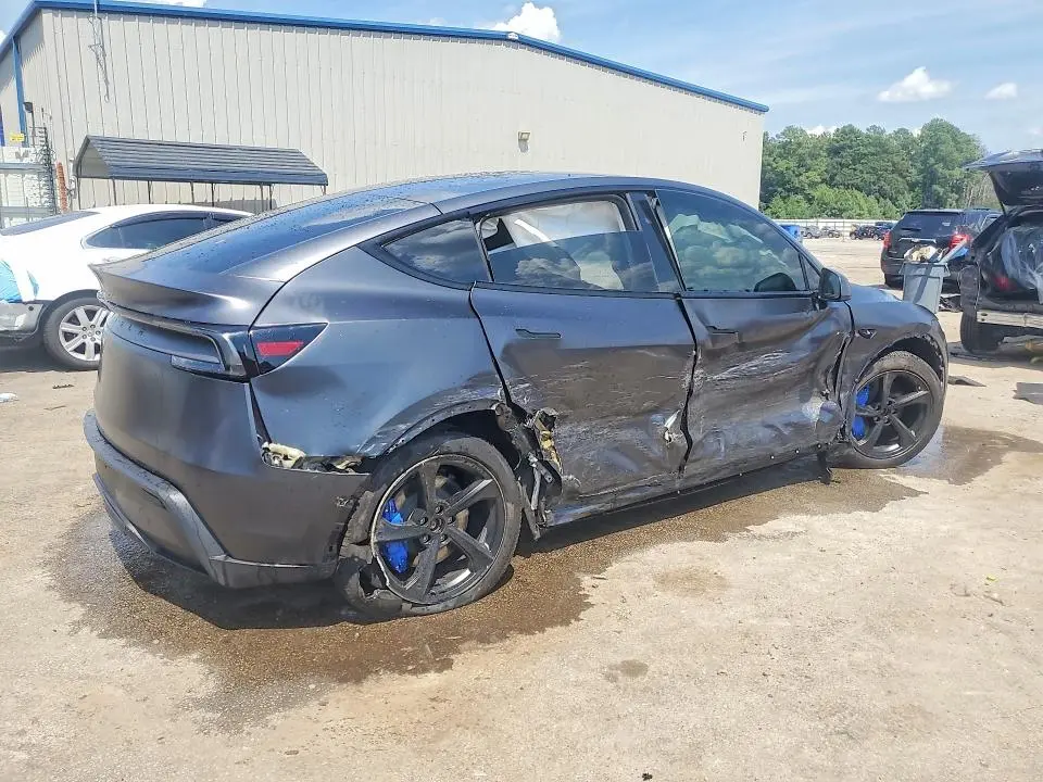 2026 TESLA MODEL Y   