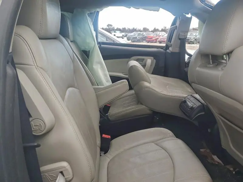 2011 CHEVROLET TRAVERSE LTZ  